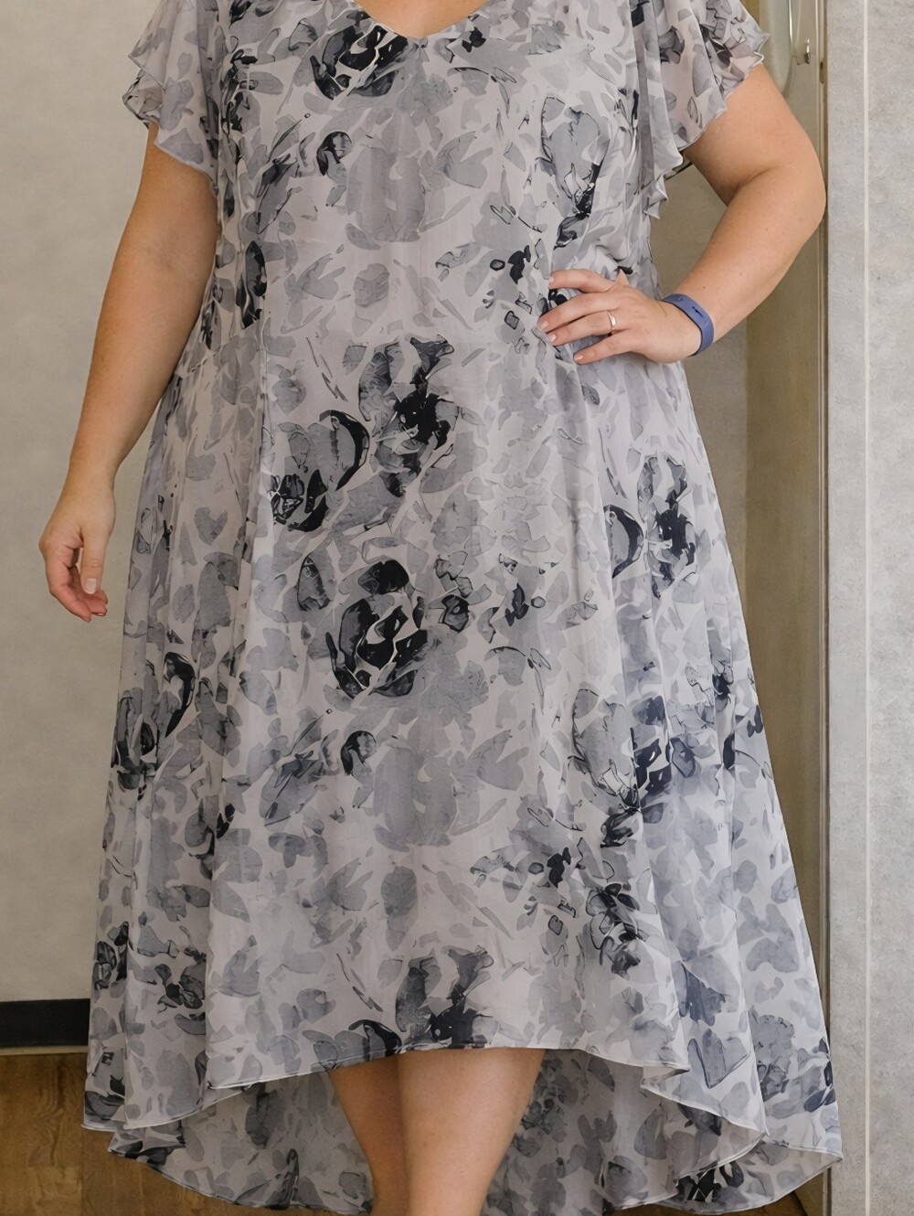 H BY HOLSTON Floral V-Neck A-Line Midi Dress in Light Gray